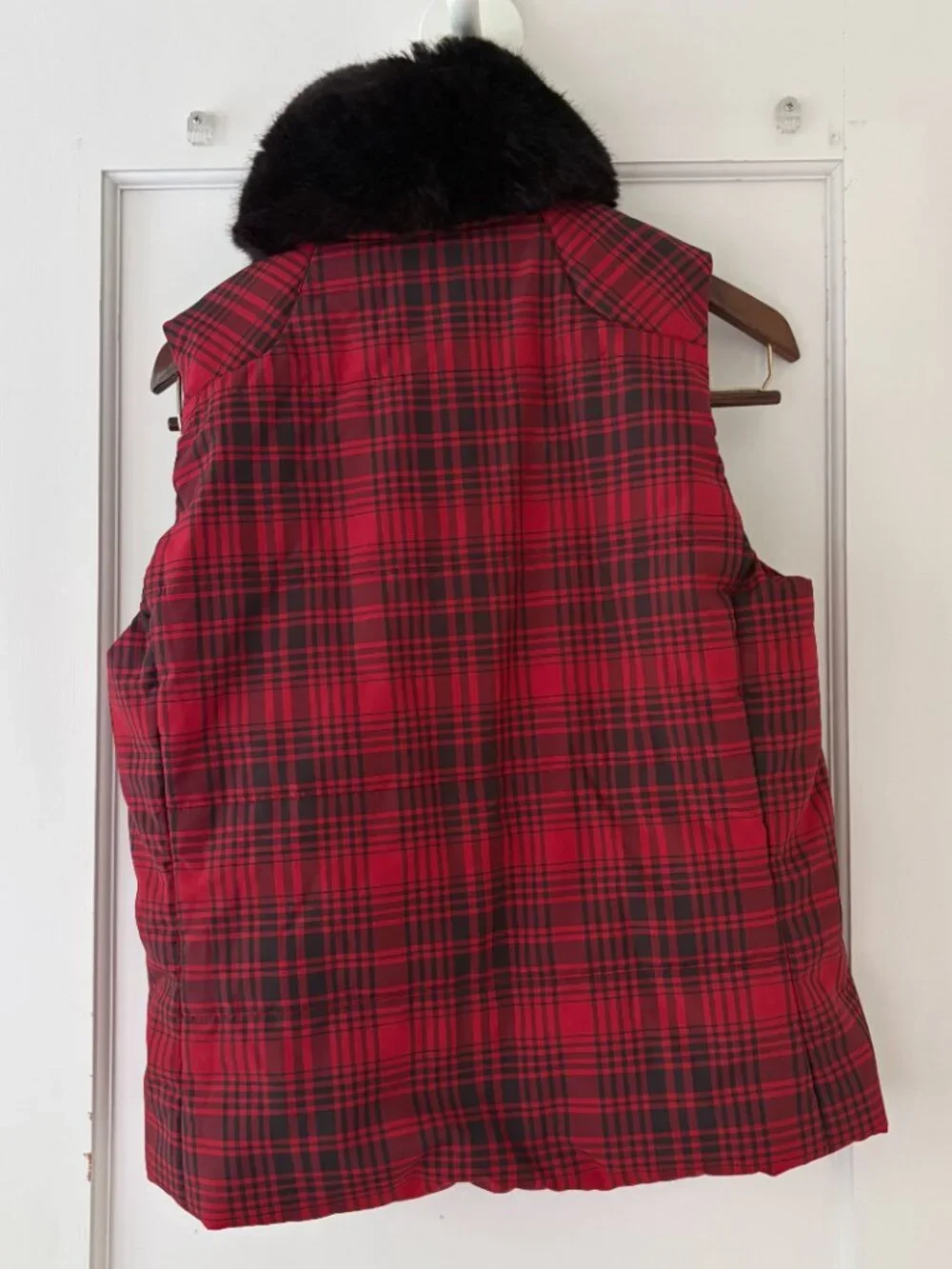 Lauren Ralph Lauren Plaid Vest Size Medium Faux Fur Collar Red Black Plaid - Picture 2 of 5